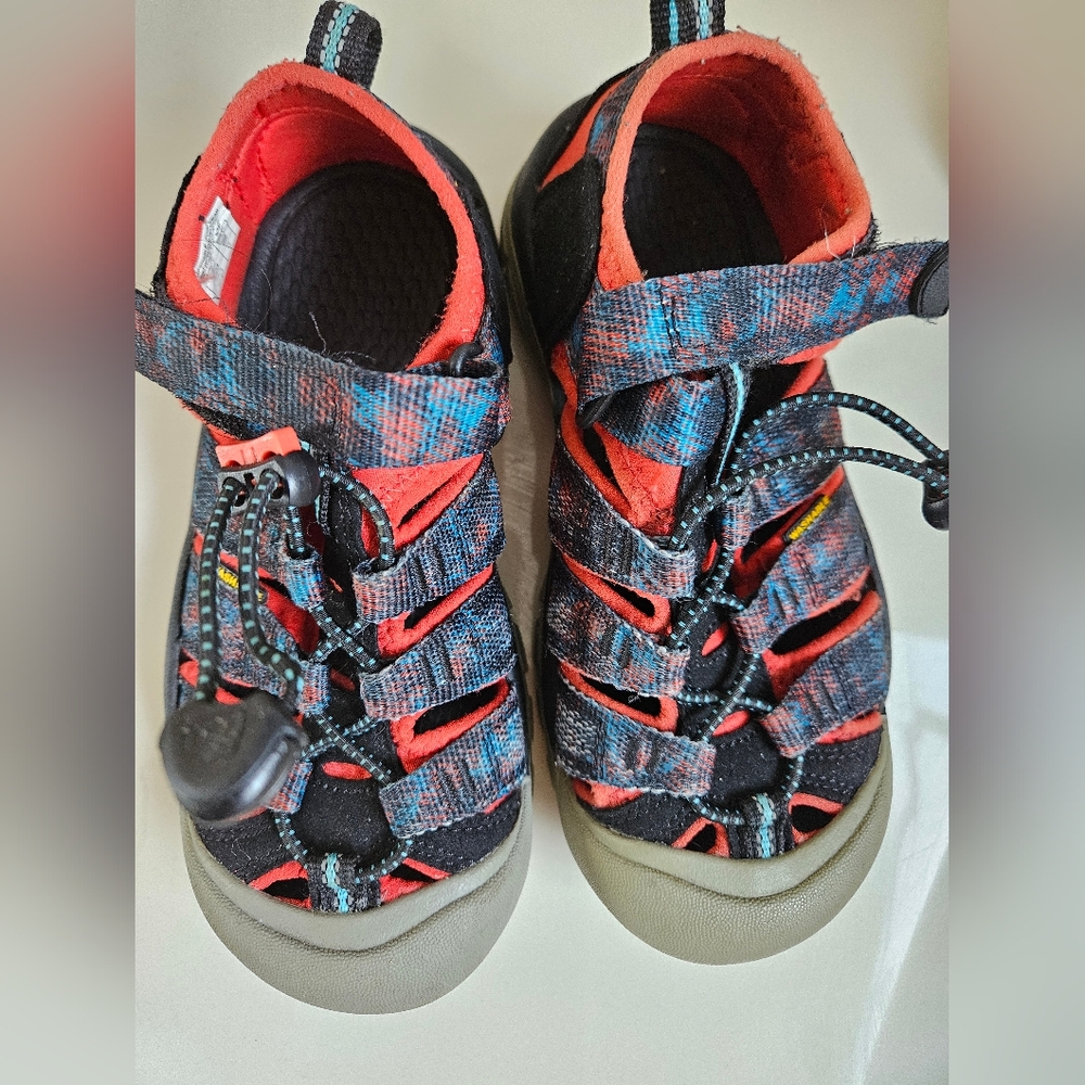 Kids Keen Sandals- Black and Red